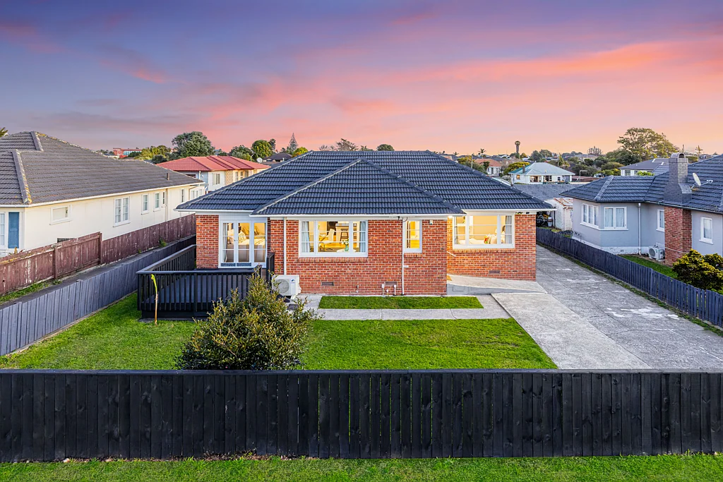 Papatoetoe 3ਬੈੱਡਰੂਮ Brick & Tile Beauty - 3BR, High Ceilings !!