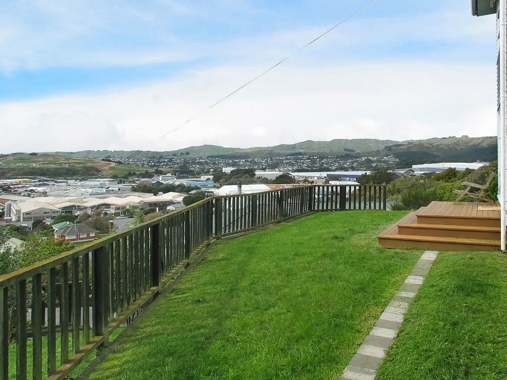 29 Waiho Terrace, Elsdon, Porirua, 3 rūma, 1 rūma horoi