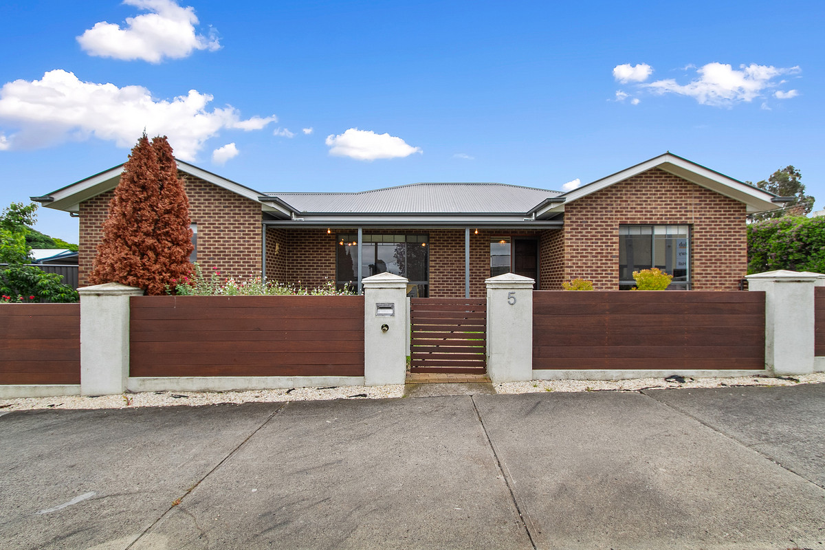 UNIT 1 5 MACFARLANE ST, HEYFIELD VIC 3858, 0部屋, 0バスルーム, Townhouse