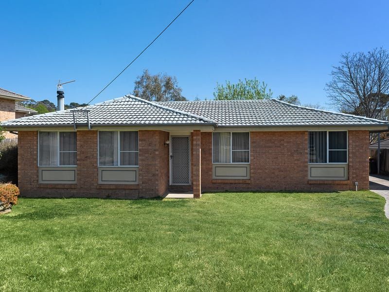 15 PAUL CR, MOSS VALE NSW 2577, 0 Bedrooms, 0 Bathrooms, House