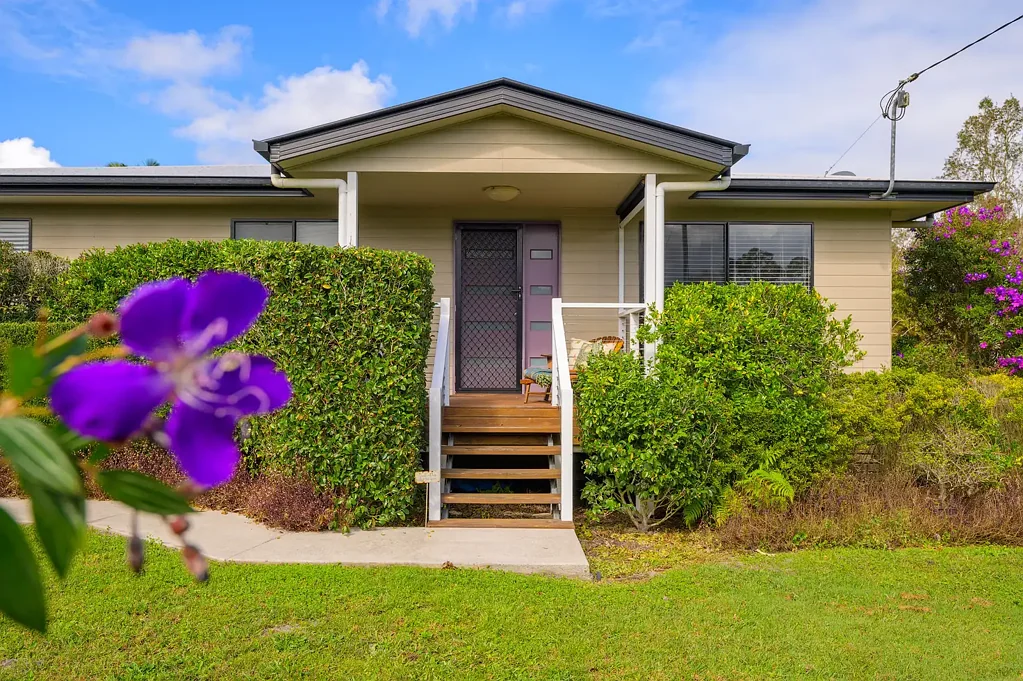 Cooloola Cove 4房  Elevated Coastal Living with Exceptional Vehicle Accommodation