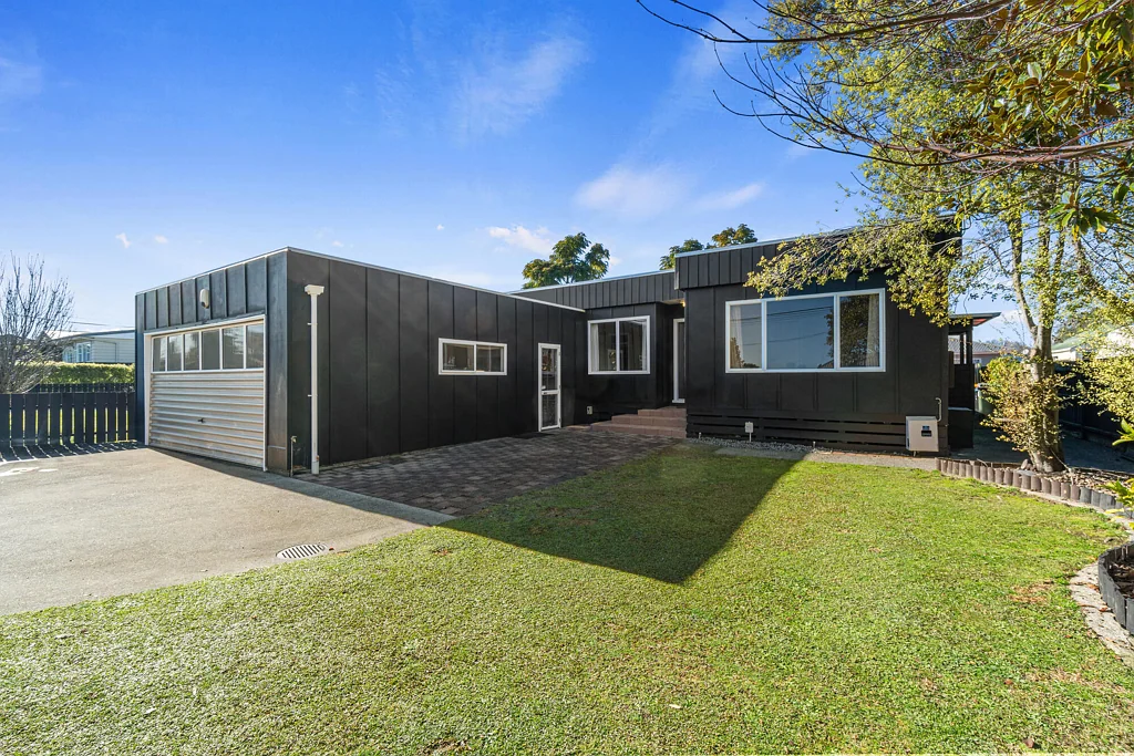 Leamington 4房  Sought after on Scott Street