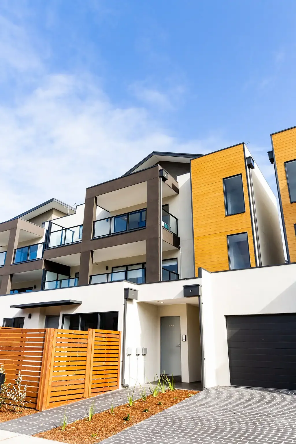 Modern Living in the Heart of Carrum Park Estate!