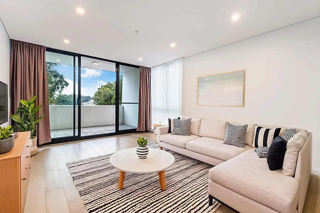Modern Timber-Floored One Bedroom Apartment with Designer Finishes