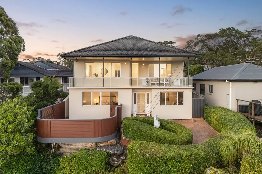 Private Hilltop Family Retreat with Ocean Views & Self-Contained Apartment
