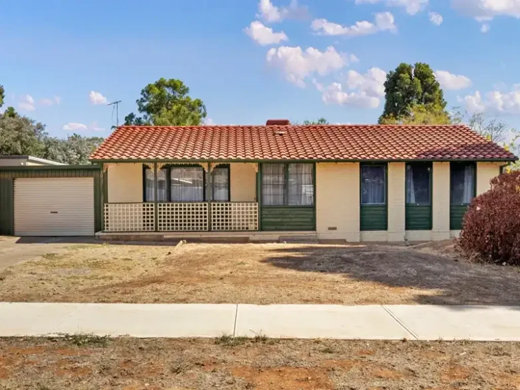 Comfortable Family Home with Shed & Ample Parking