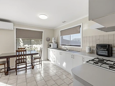 53 Williams Road, Wangaratta, VIC 3677, 4 ਕਮਰੇ, 2 ਬਾਥਰੂਮ, Unit