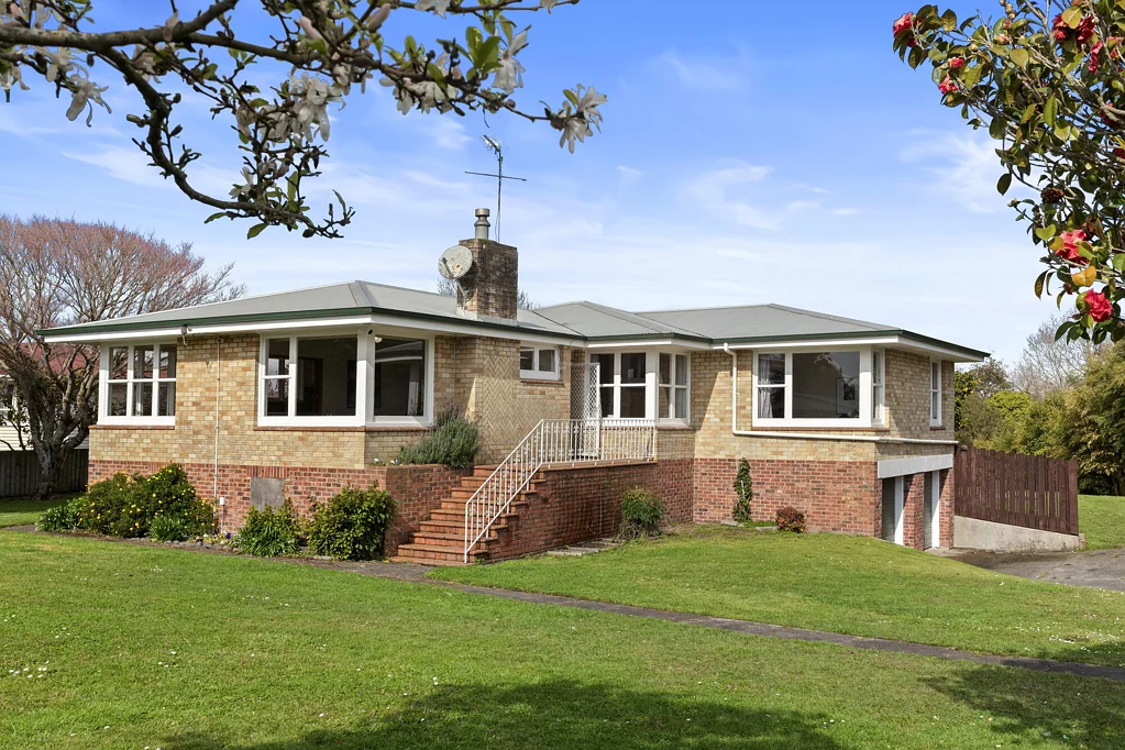 Waiuku 5Moenga Rarely available, remarkably spacious