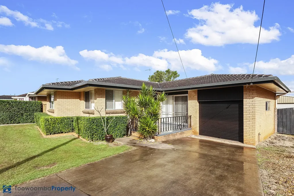 Beautifully refreshed home with powered shed!