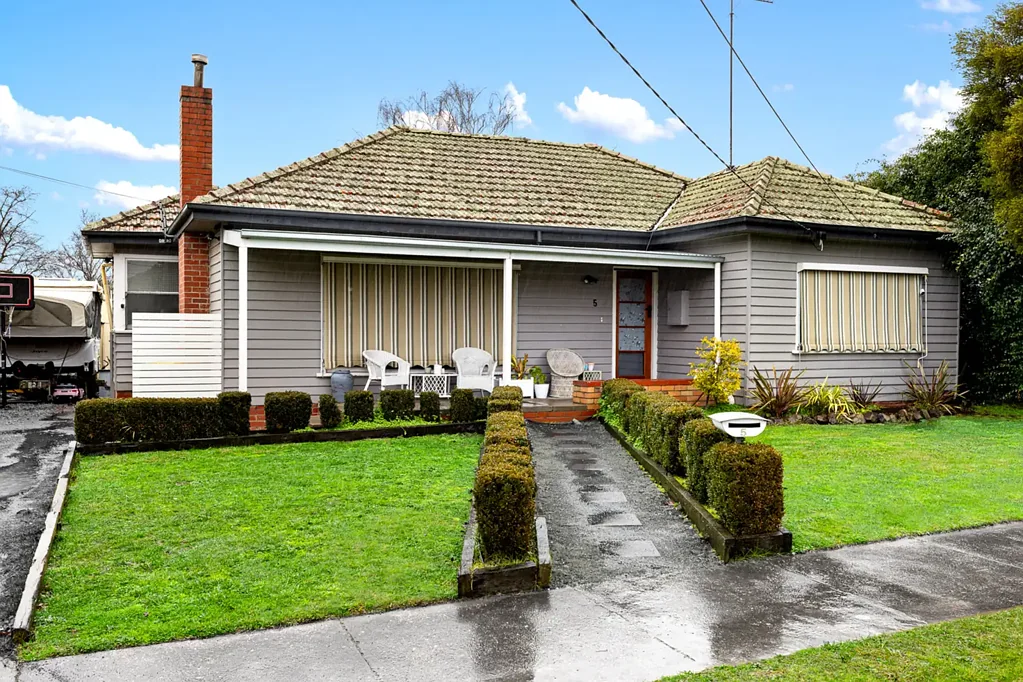 Wendouree 3房  Renovated Charm, Prime Wendouree Position