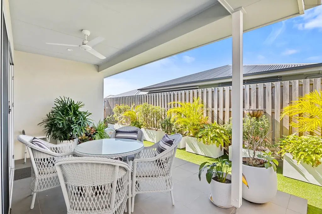 Chambers Flat 2 Bedroom Modern Comfort with Tranquil Bushland Outlook