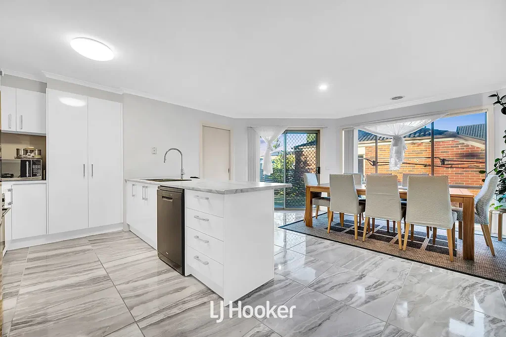 162 Paterson Drive, Lynbrook, VIC 3975