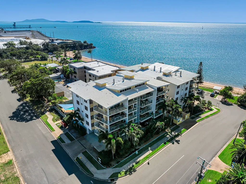 Barney Point 2 Bedroom Top-Floor Beachside Bliss with Breathtaking Views