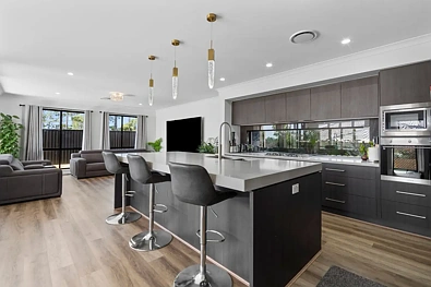 Maudsland 5房  Looking for Quality and Luxury Living ?!