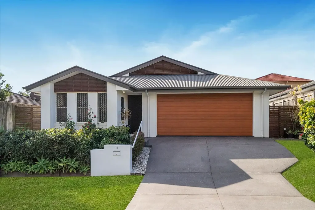 11 Olsen Crescent, Wakerley, QLD 4154
