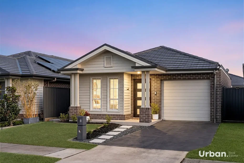 Marsden Park 3ਬੈੱਡਰੂਮ Picture-perfect single-story right on the Melonba Lake Walk