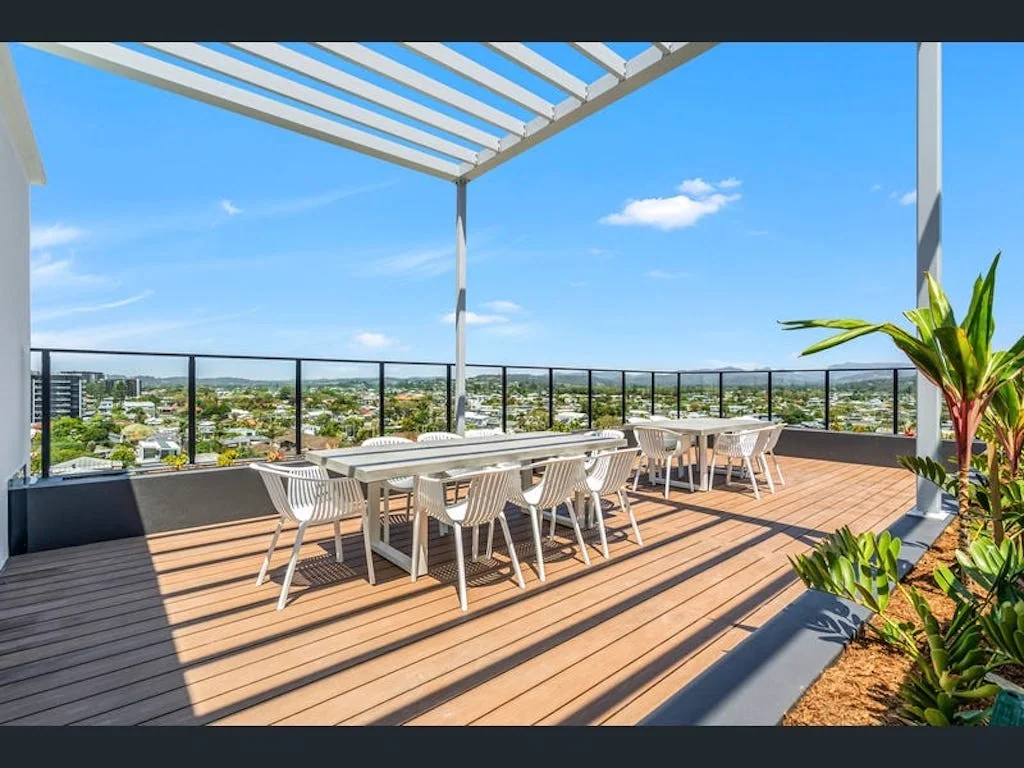 Fully furn at Palm Beach incl amenities**