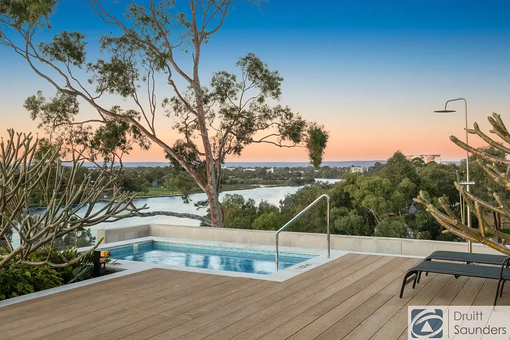 Luxury Apartment in Resort Style Complex 
HOME OPEN SATURDAY 06 JUNE AT 1.00PM SHARP!