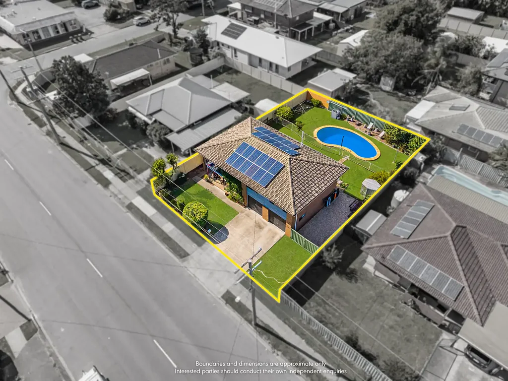 Strathpine 3房 宽敞围栏地块 侧通道便利 双居住潜力 功能厨房 开放式起居 微风阳台 游泳池 太阳能系统 全围栏庭院 便利交通 FAMILY HOME WITH POOL & DUAL LIVING POTENTIAL!