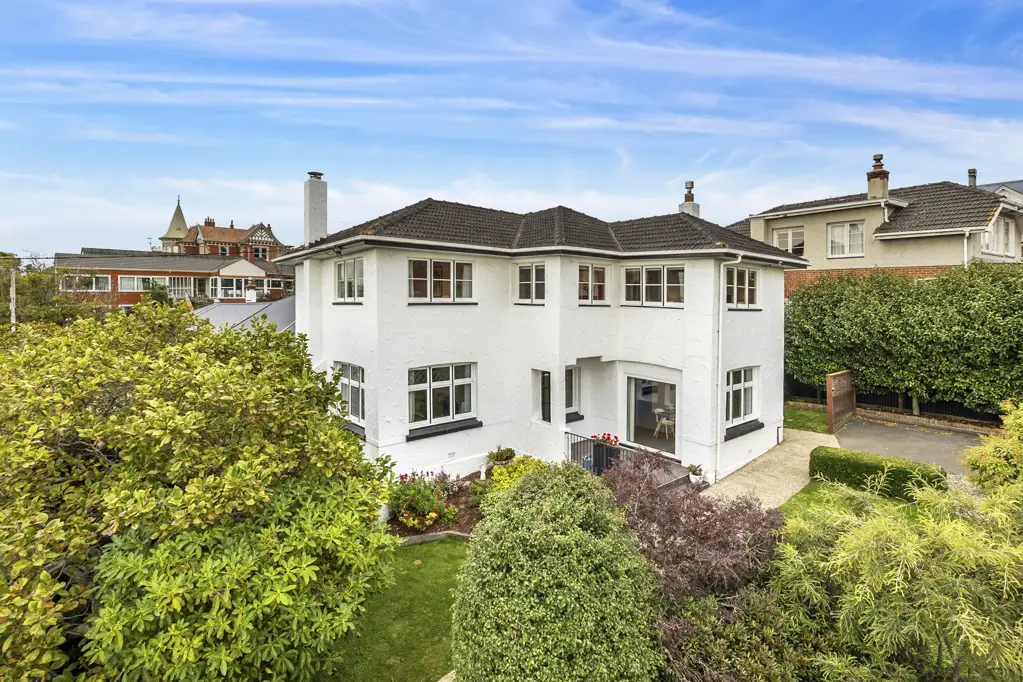 Belleknowes 4 Bedroom Art deco elegance with a modern twist
