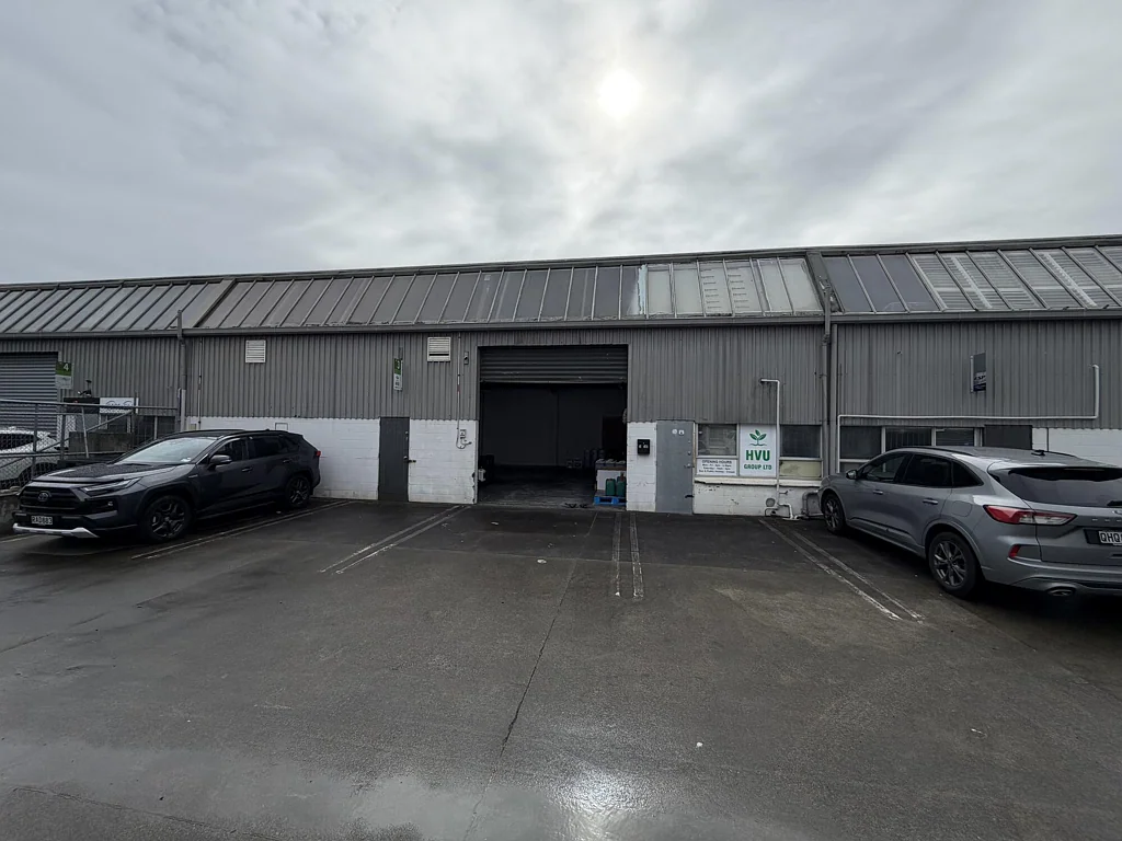 East Tamaki  Practical industrial unit - 202sqm