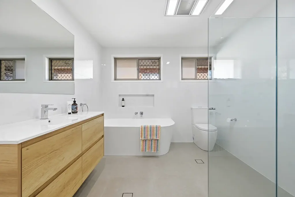 Coffs Harbour 5房  Dual Living, Elevated Opportunity