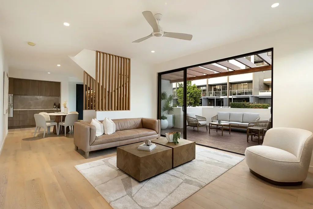Surfers Paradise 4ห้องนอน The Ultimate Beachside Luxury Villa — New Build, Lifestyle & Investor Appeal
