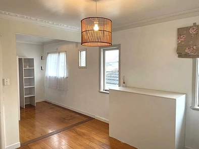 Three bedrooms with 1 barthroom.