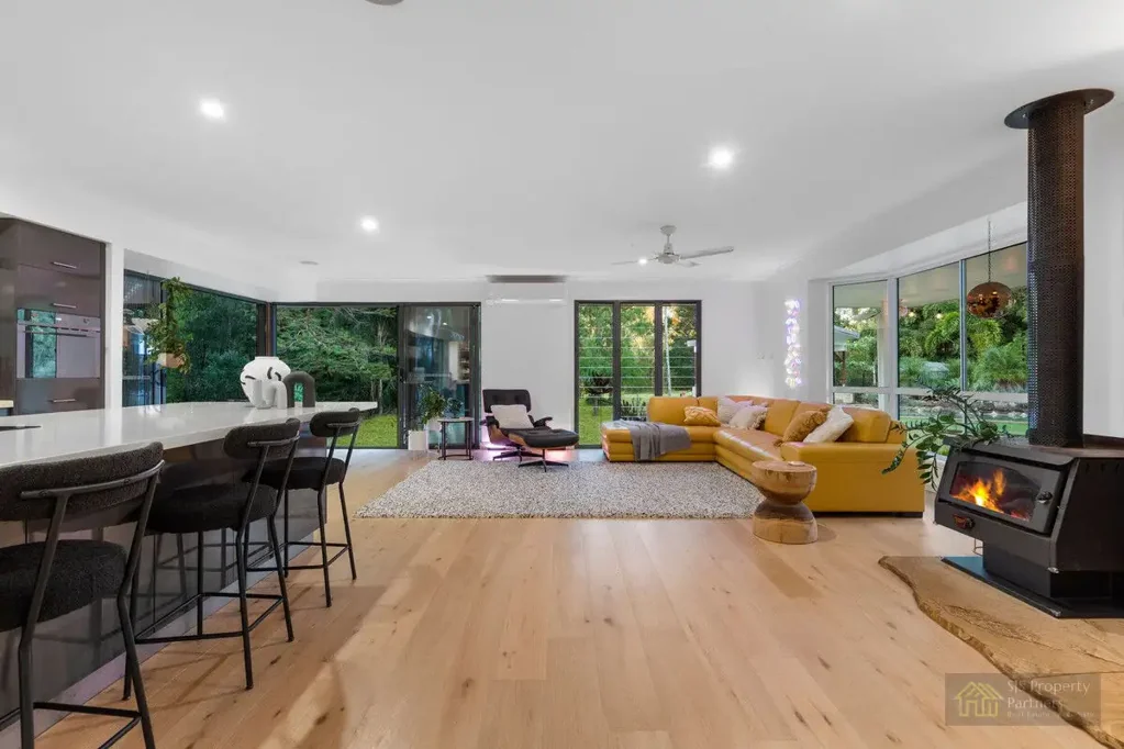 Tamborine 4침실 Horse-Friendly Haven with Creek, Granny Flat & Space to Thrive