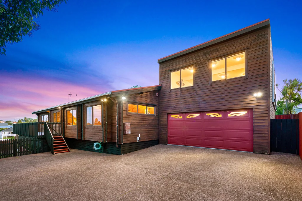 Glen Eden 3房  Family Home with Multiple Living Spaces