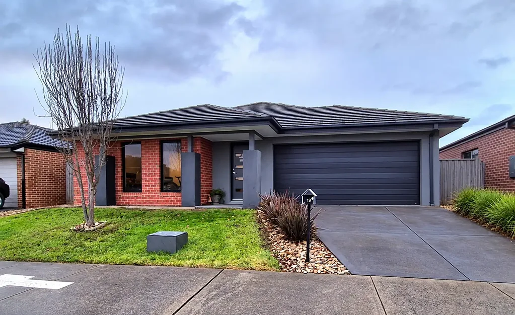 Beveridge 4房  Perfect for First-Home Buyers, Families & Investors - Walk to Schools, Coles & the Clubhouse!