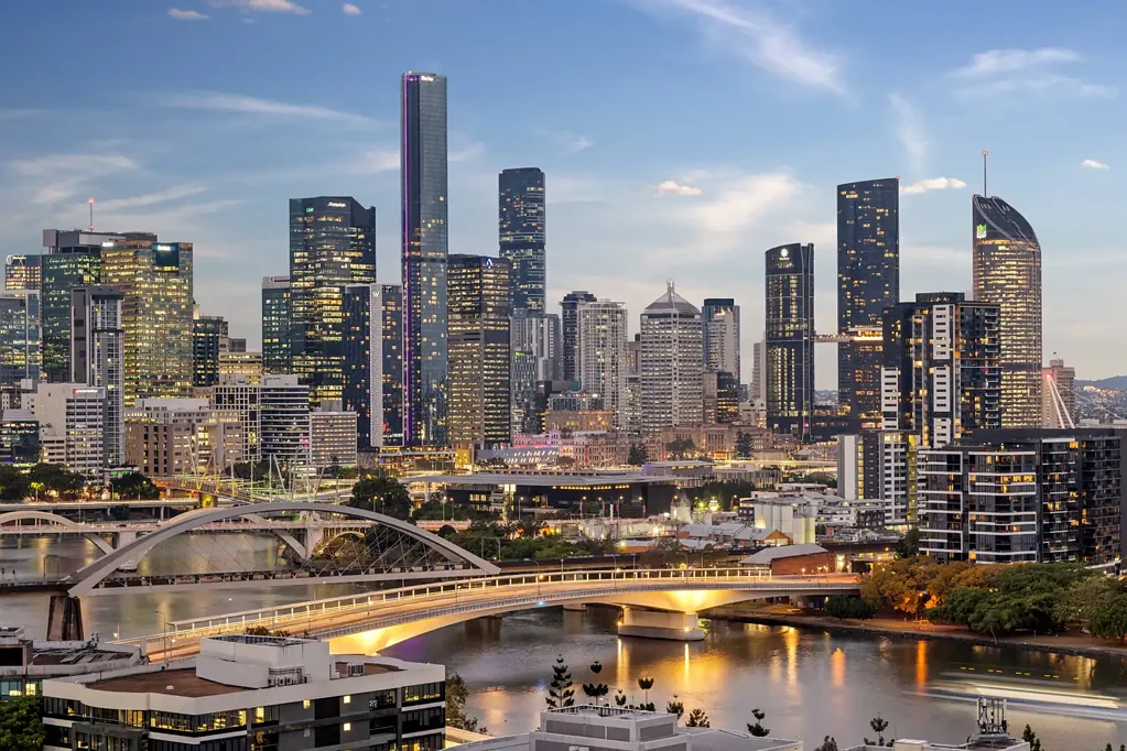 Uninterrupted views of the Brisbane City Skyline from the Heart of Milton
