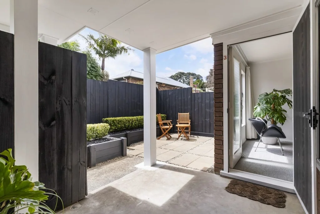 Charming 1-Bedroom Unit