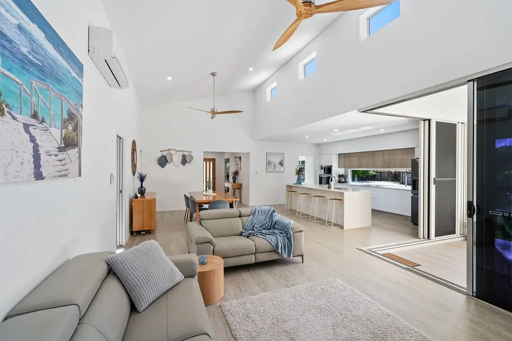 Smithfield 4 Bedroom 1376M2 - SHED - POOL - LUXURY LIVING!