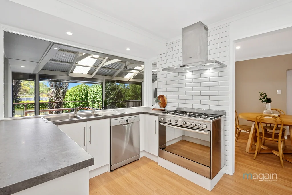 8 Lawson Road, Happy Valley, SA 5159
