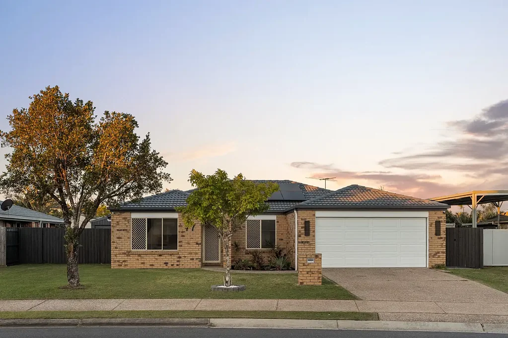 Murrumba Downs 4房 《满足所有条件的家庭住宅！》 The Family Home That Ticks Every Box!