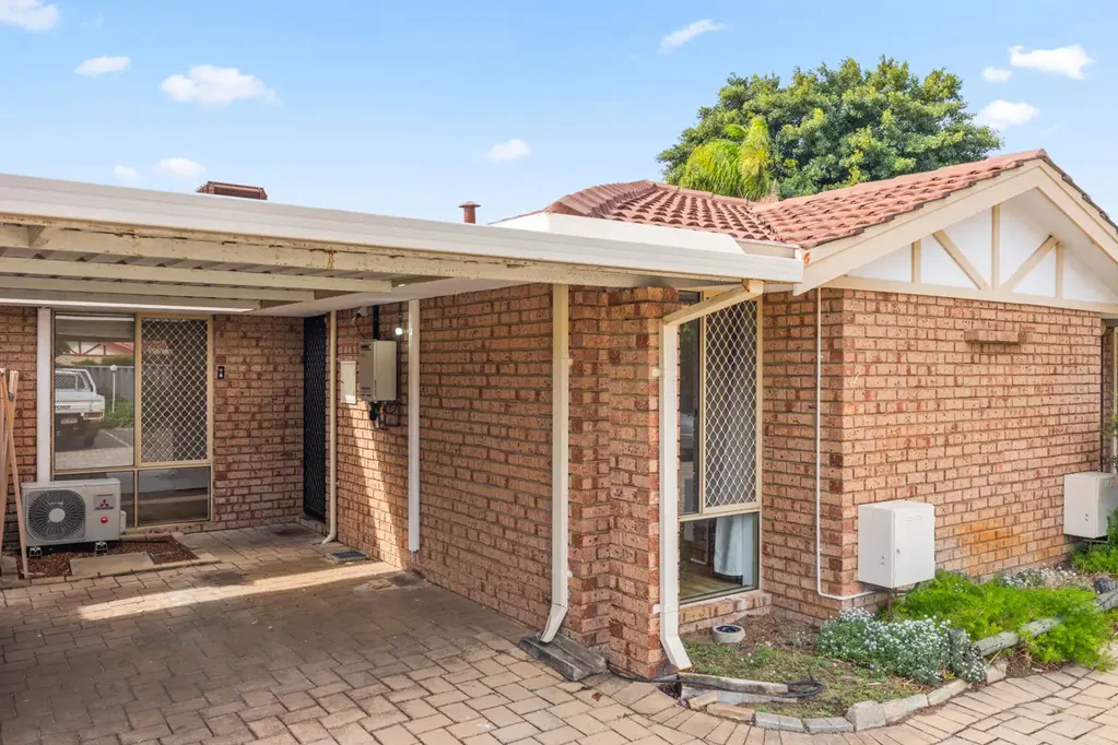 21/8 Merope Close, Rockingham, WA 6168