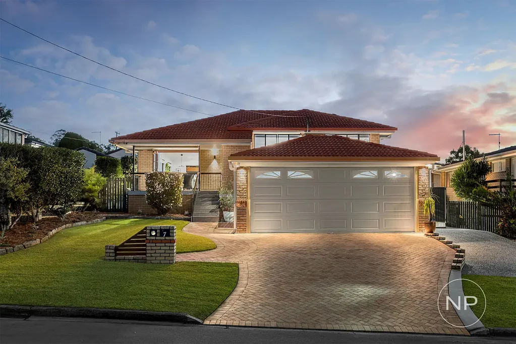 Albany Creek 3房 中心地带 607m²阔地 新装卧室浴室 全屋空调射灯 开放式厨餐 大露台泳池 双车库 优校环绕 Lifestyle, Location & Endless Potential