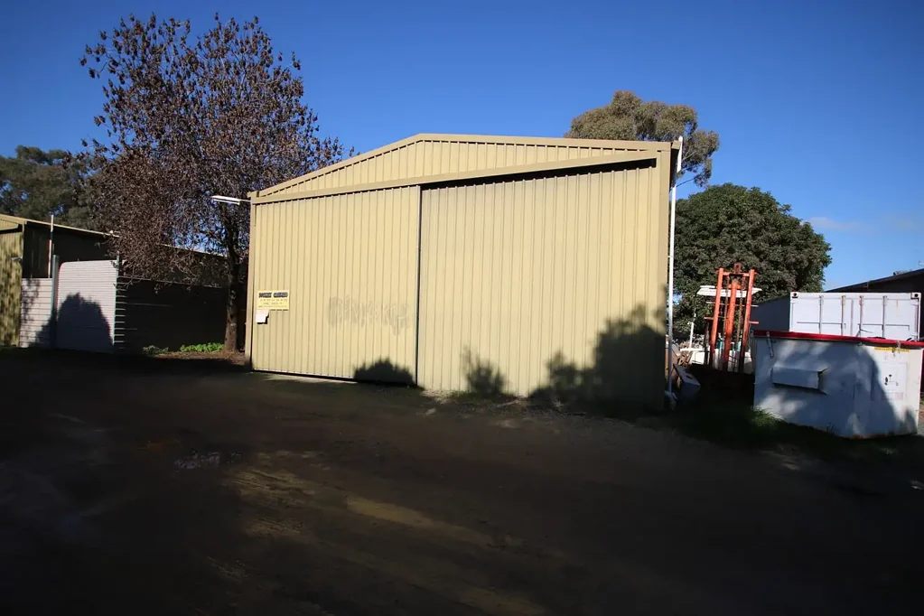 Rochester 1બેડરૂમ PRIME INDUSTRIAL SHED - READY FOR BUSINESS