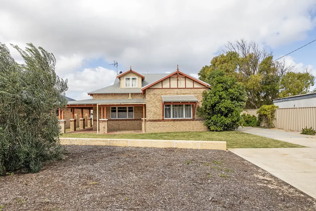 Jurien Bay 3બેડરૂમ CHARACTER HOME IN A PRIME OLD JURIEN BAY LOCATION