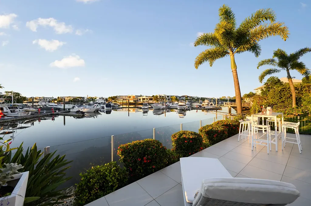 Helensvale 4غرفة نوم MOTIVATED SELLER HAS PURCHASED ELSEWHERE - LUXURY EXECUTIVE NORTH TO THE WATER HOME WITH RARE DUAL OCCUPANCY