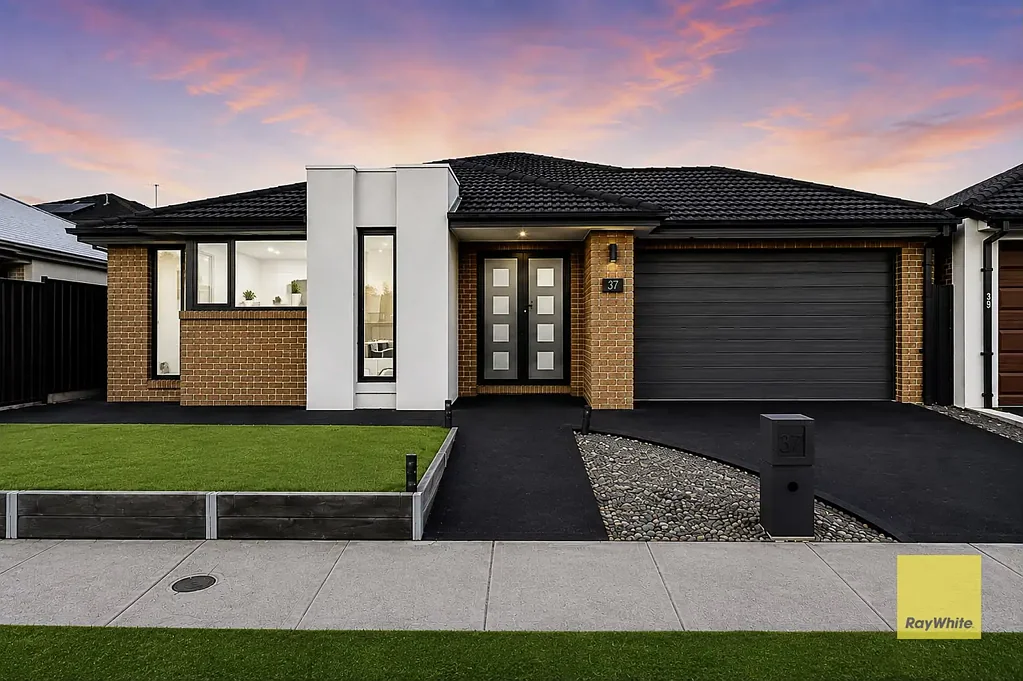 Tarneit 5Zimmer Approx 4 years Old Spacious & Modern Family Living in the Newgate Estate - Walking Distance to Schools & Local Parks