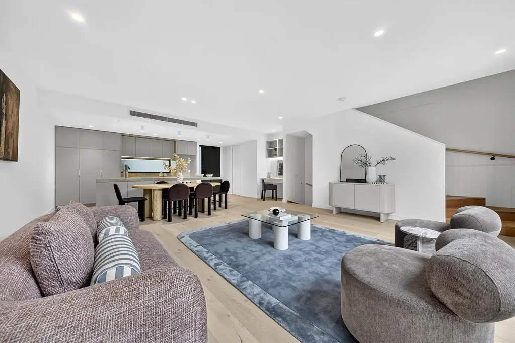 Carnegie 3Kwarto Architectural Excellence with Extraordinary House-Like Proportions. 225sqm of Luxury in the Heart of Carnegie!