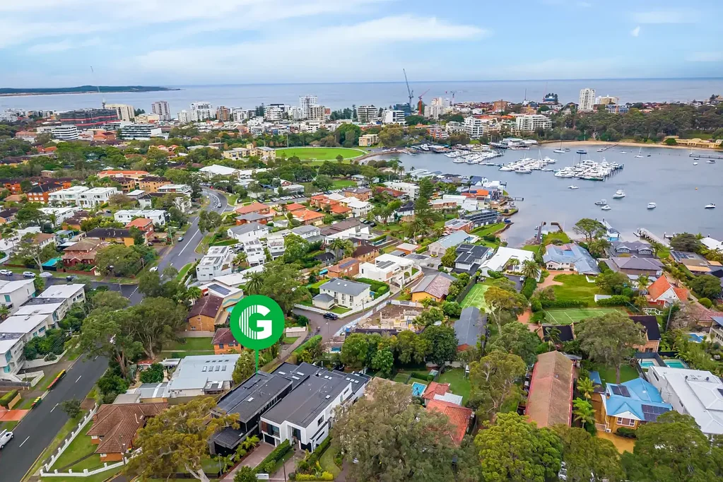 Cronulla 4房 湾边私道 350㎡奢宅 设计师厨房 游泳池 花园环绕 私密通道 滨水保护区 Premium Bay Side Duplex