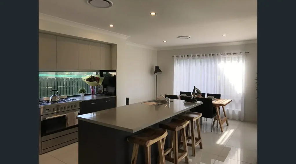 Beautifully Presented 5 Bedroom Home