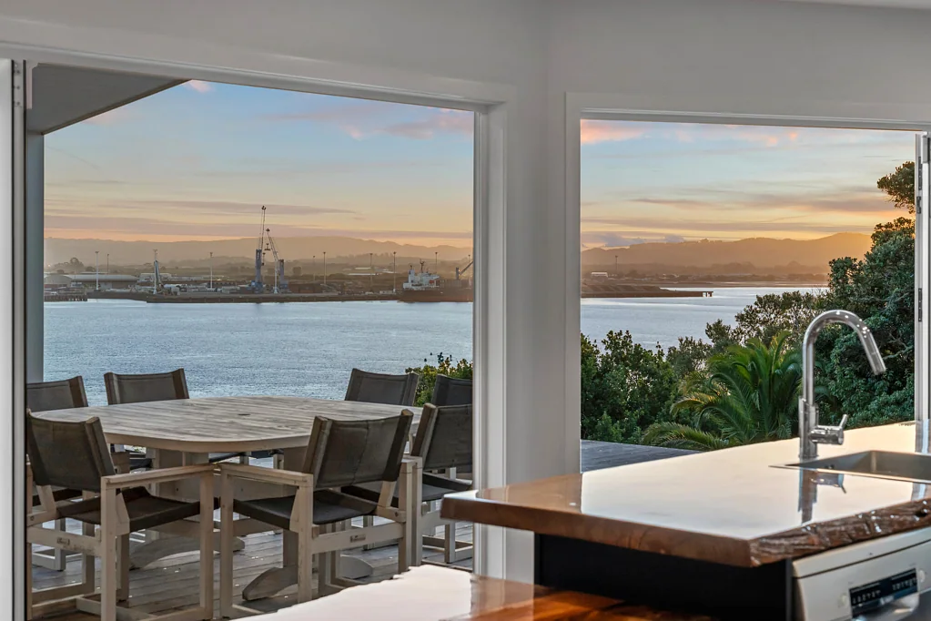Whangarei Heads 3ห้องนอน URGENT SALE - Seeking All Offers