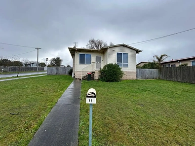 Morwell 3chambre Spacious 3-Bedroom Home on Large Block – Walk to Morwell Primary School!!!