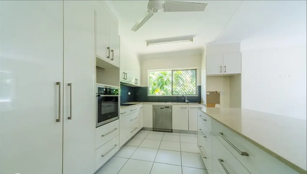 Spacious Family Home in Quiet Cul-de-Sac � 12 Chilam Court,