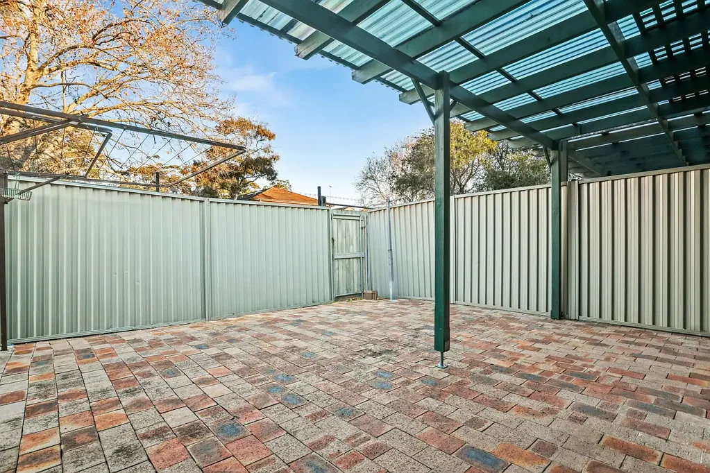 STUNNING 3 BEDROOM TOWNHOUSE