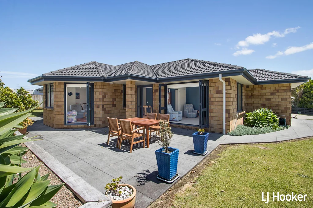 Waihi Beach 4房  SERIOUS SELLERS,  ALL OFFERS ENCOURAGED!
